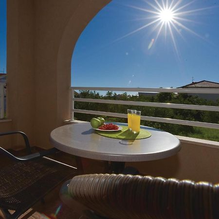 Gorgeous Apartment In Vodice With Kitchen Exterior foto