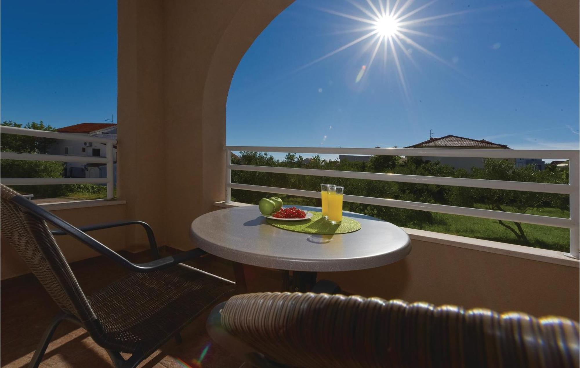 Gorgeous Apartment In Vodice With Kitchen Exterior foto
